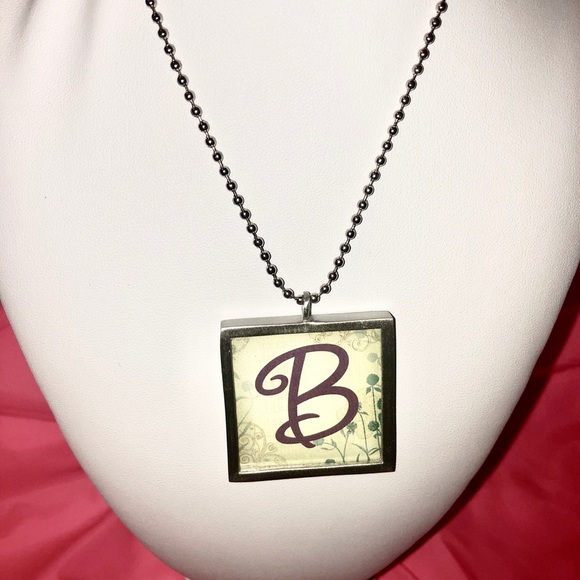 ✨Vintage✨ Double Sided “B” Necklace - Picture 6 of 6